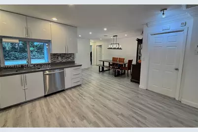 8404 SW 26th, Davie, FL 33324 - Photo 9