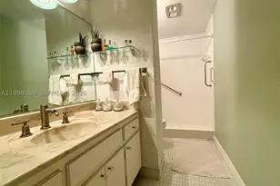 4350 Hillcrest, Hollywood, FL 33021 - Photo 15