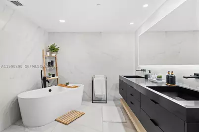 488 NE 18th #715, Miami, FL 33132 - Photo 25