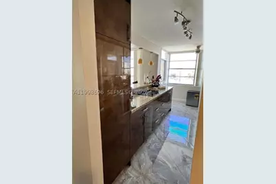 18041 Biscayne #1104, Aventura, FL 33160 - Photo 5
