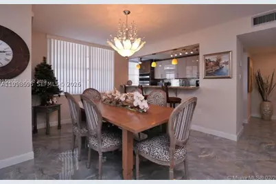18041 Biscayne #1104, Aventura, FL 33160 - Photo 7