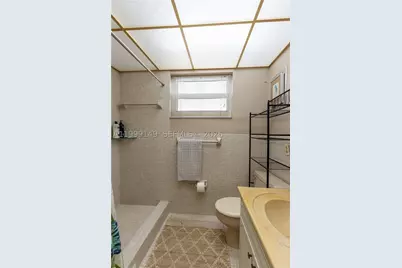 330 SE 2nd #405F, Hallandale, FL 33009 - Photo 21