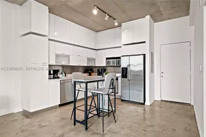 234 NE 3rd #1704, Miami, FL 33132 - Photo 3