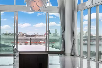 1040 Biscayne #1001, Miami, FL 33132 - Photo 11