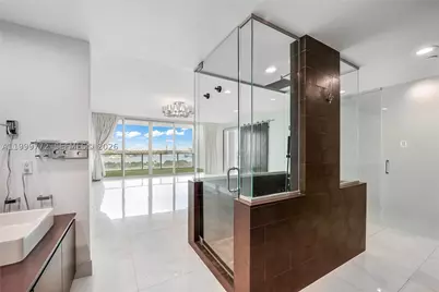 1040 Biscayne #1001, Miami, FL 33132 - Photo 17