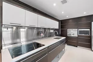 6000 Collins, Miami Beach, FL 33140 - Photo 17