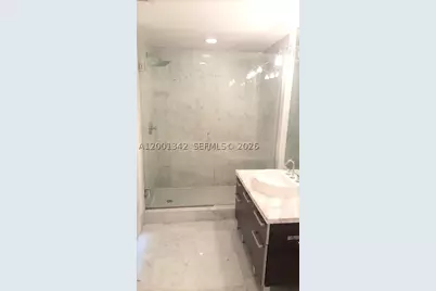 253 NE 2nd #1004, Miami, FL 33132 - Photo 15