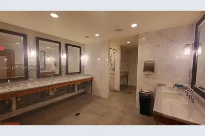 253 NE 2nd #1004, Miami, FL 33132 - Photo 23