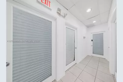 5401 Collins #CU-9, Miami Beach, FL 33140 - Photo 21
