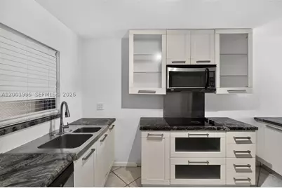 1250 Lincoln #404, Miami Beach, FL 33139 - Photo 5