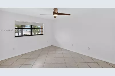 1250 Lincoln #404, Miami Beach, FL 33139 - Photo 13