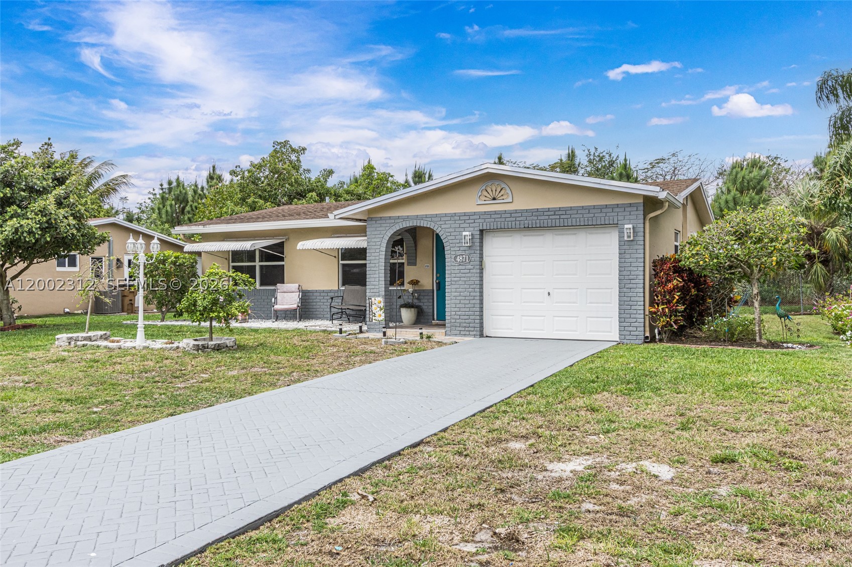 4871 NW 13th main architectural view