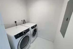 851 NE 1st, Miami, FL 33132 - Photo 15