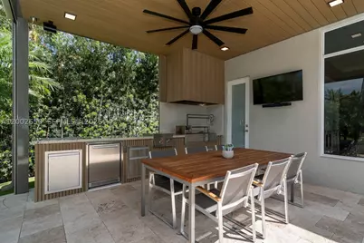 651 Sweet Bay, Plantation, FL 33324 - Photo 9