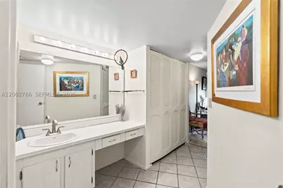 20500 W Country Club #405, Aventura, FL 33180 - Photo 19
