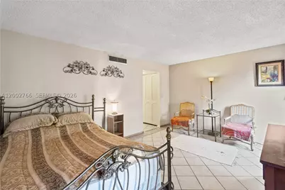 20500 W Country Club #405, Aventura, FL 33180 - Photo 17