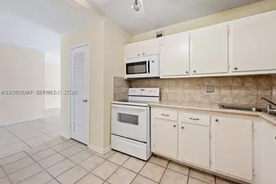 124 NE 19th #114B, Wilton Manors, FL 33305 - Photo 13