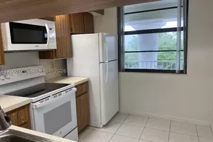 1701 Whitehall, Davie, FL 33324 - Photo 3