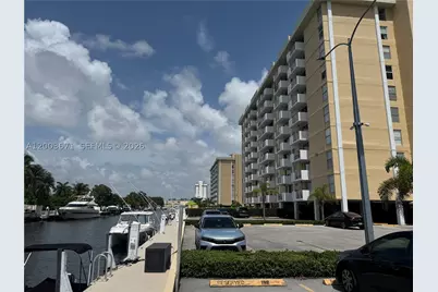 2020 NE 135th #810, North Miami, FL 33181 - Photo 37