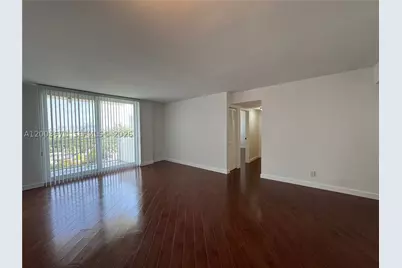 2020 NE 135th #810, North Miami, FL 33181 - Photo 3