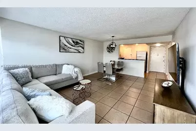 401 Golden Isles #1011, Hallandale Beach, FL 33009 - Photo 5