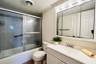 401 Golden Isles, Hallandale Beach, FL 33009 - Photo 25