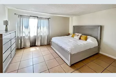 401 Golden Isles #1011, Hallandale Beach, FL 33009 - Photo 17