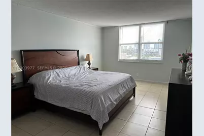 427 Golden Isles #14E, Hallandale, FL 33009 - Photo 5