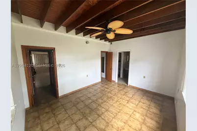 10910 SW 40th, Miami, FL 33165 - Photo 5