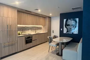 77 SE 5th, Miami, FL 33131 - Photo 3