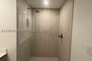 77 SE 5th, Miami, FL 33131 - Photo 11