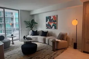 77 SE 5th, Miami, FL 33131 - Photo 5