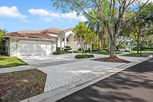 765 Bayside, Weston, FL 33326 - Photo 3