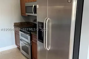 2415 NW 16th St, Miami, FL 33125 - Photo 9