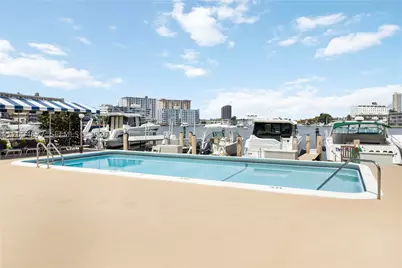 126 Golden Isles #32A, Hallandale Beach, FL 33009 - Photo 27