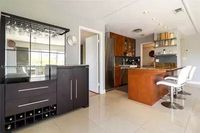 126 Golden Isles #32A, Hallandale Beach, FL 33009 - Photo 9
