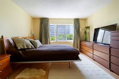 126 Golden Isles #32A, Hallandale Beach, FL 33009 - Photo 17