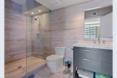 10 Venetian #804, Miami Beach, FL 33139 - Photo 23