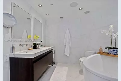 10 Venetian #804, Miami Beach, FL 33139 - Photo 19