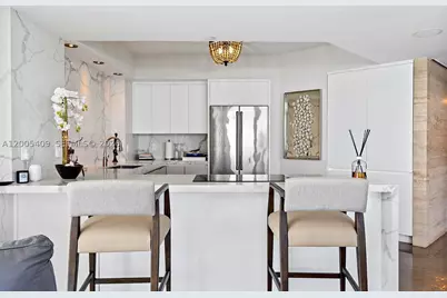 10 Venetian #804, Miami Beach, FL 33139 - Photo 11