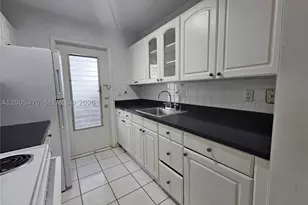 1719 Wiley, Hollywood, FL 33020 - Photo 9
