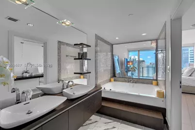 200 Biscayne Boulevard #3407, Miami, FL 33131 - Photo 9