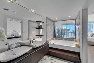 200 Biscayne Blvd, Miami, FL 33131 - Photo 9
