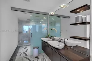 200 Biscayne Blvd, Miami, FL 33131 - Photo 11
