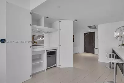 200 Biscayne Boulevard #3407, Miami, FL 33131 - Photo 23