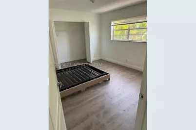 110 SE 2nd #206, Hallandale, FL 33009 - Photo 5