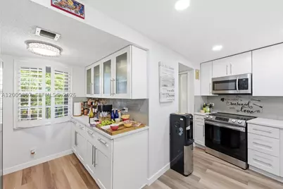 625 Oaks #304, Pompano Beach, FL 33069 - Photo 9