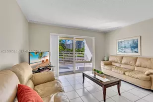 17801 N Bay, Sunny Isles Beach, FL 33160 - Photo 9