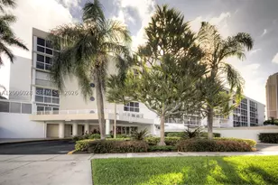 17801 N Bay, Sunny Isles Beach, FL 33160 - Photo 17