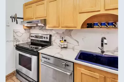20301 W Country Club #PH22, Aventura, FL 33180 - Photo 17